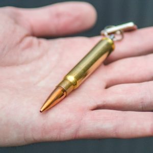 8×57 IS Patrone als Anhänger mit Vollmantel Geschoss