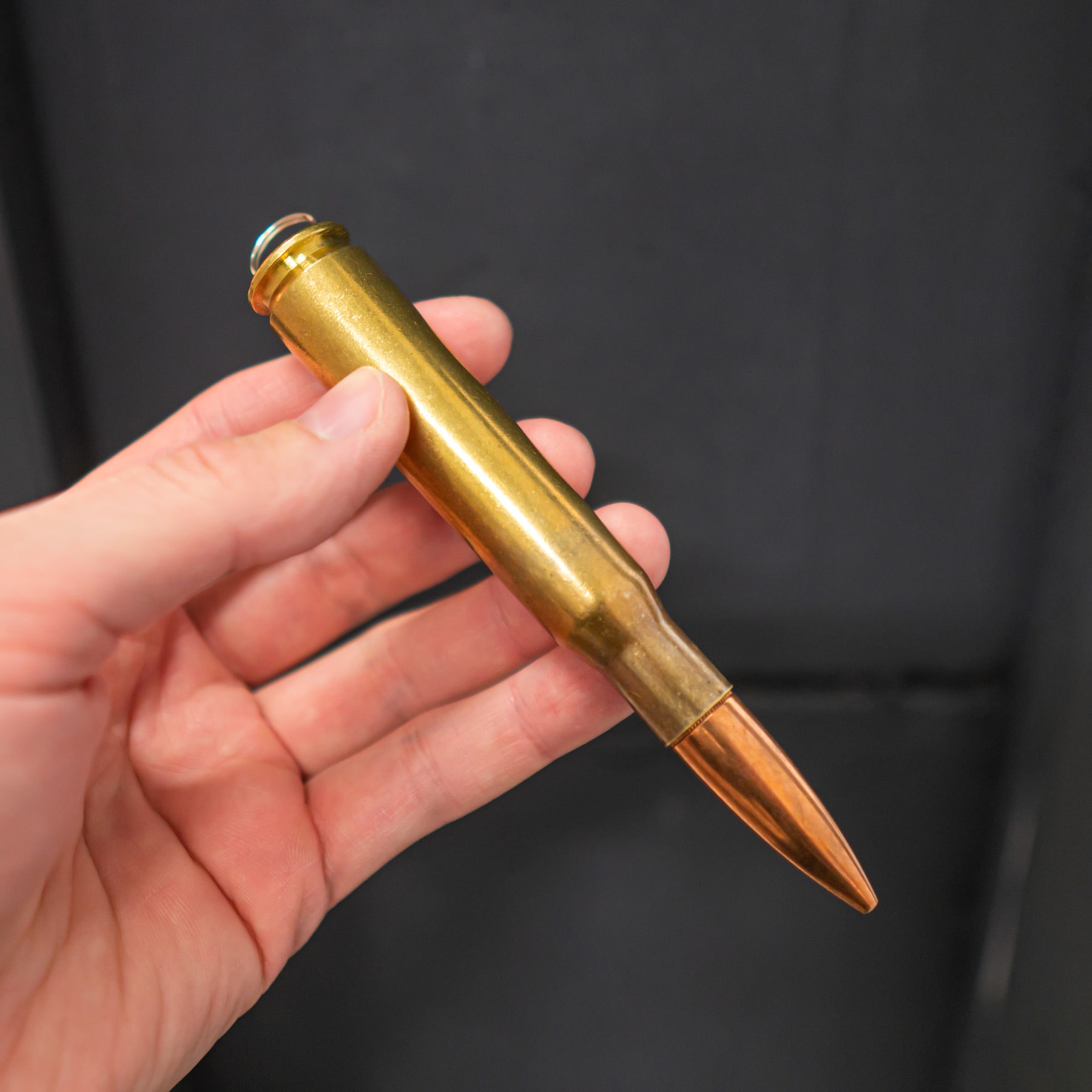 .50 BMG / 12,7 × 99 mm NATO Patrone als Anhänger mit Vollmantel Geschoss – Bild 5